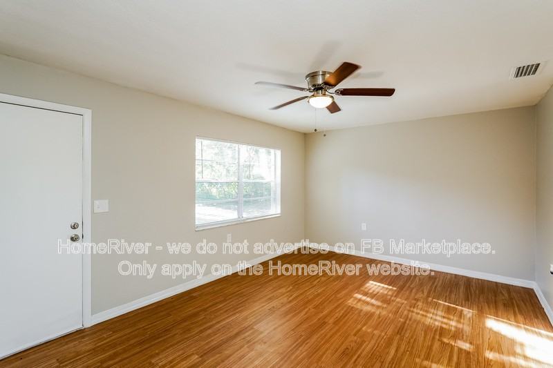 9135 Maynard Ave - Photo 3 of 19