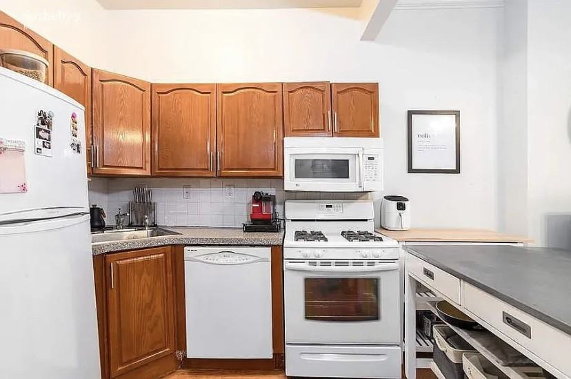 74 W 131st St #2 - Photo 5 of 9