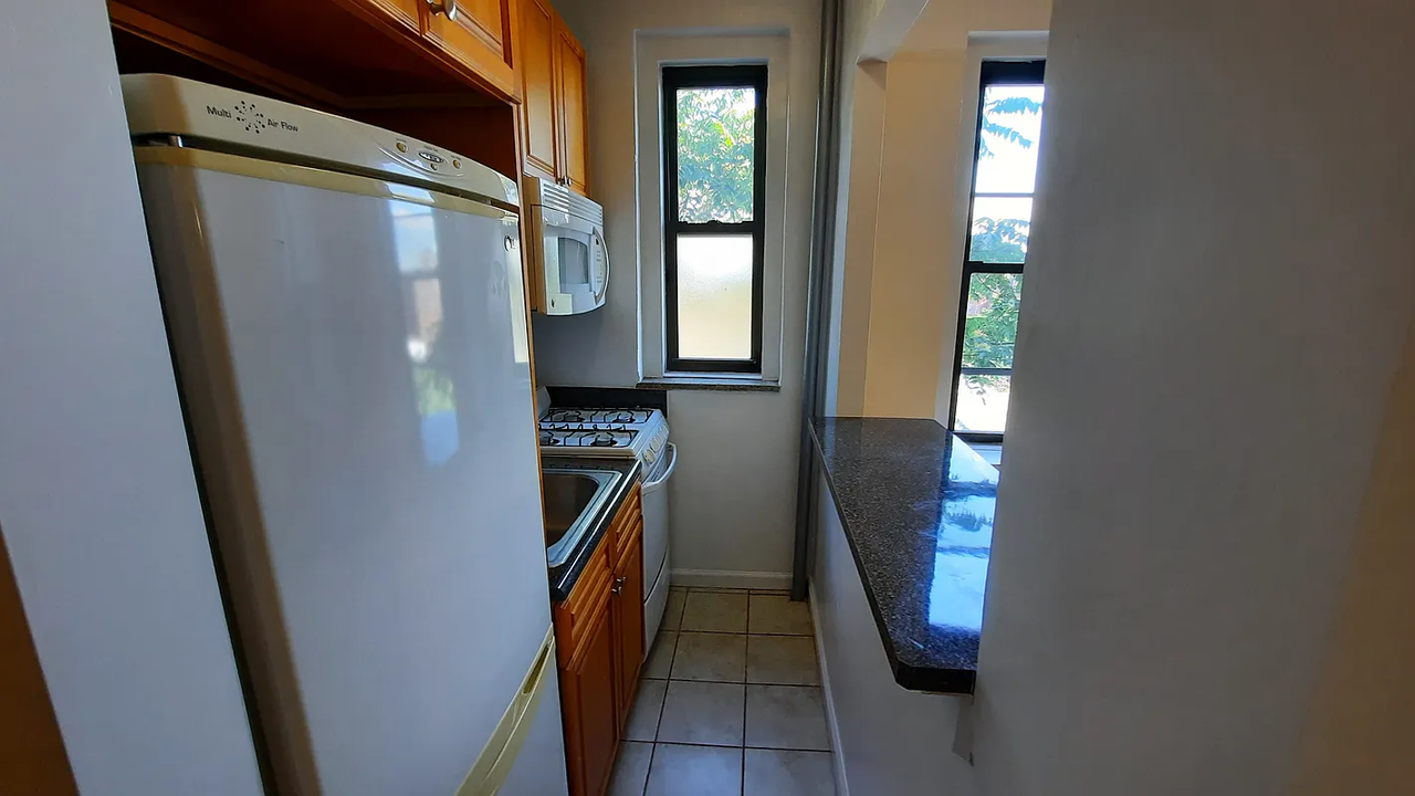 3456 74th St #5B - Photo 3 of 5