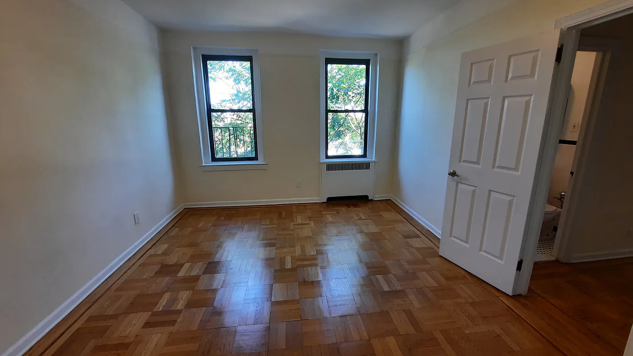 3456 74th St #5B - Photo 4 of 5
