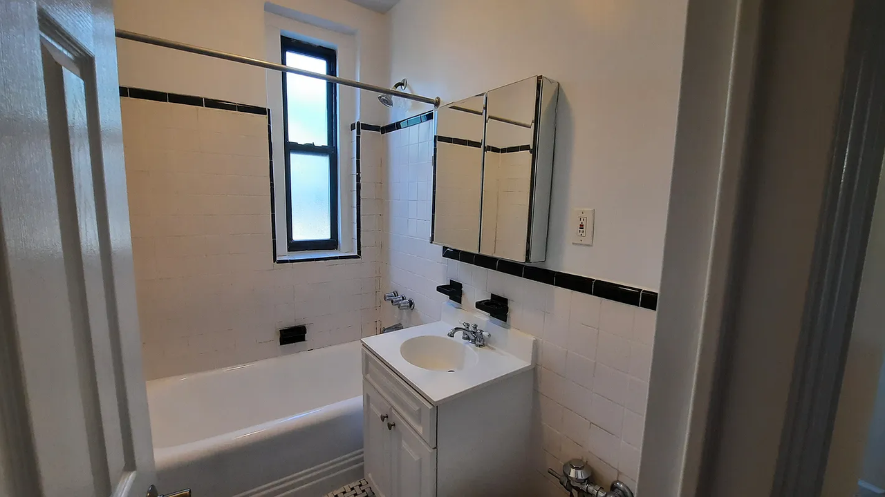 3456 74th St #5B - Photo 5 of 5