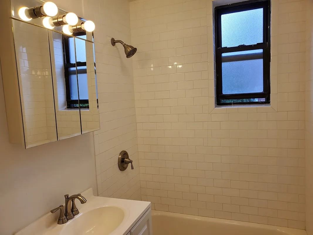 7505 113th St #2A - Photo 5 of 5