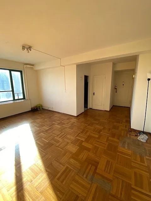 1925 Mcgraw Ave #12H - Photo 4 of 5