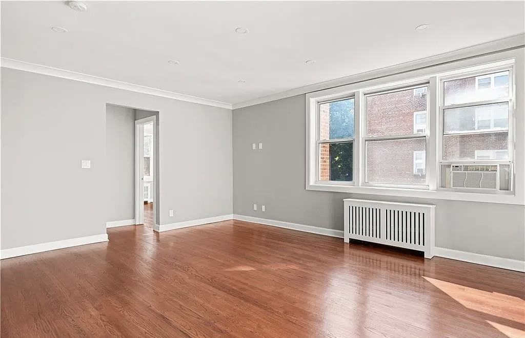 1133 Midland Ave #4D - Photo 4 of 8