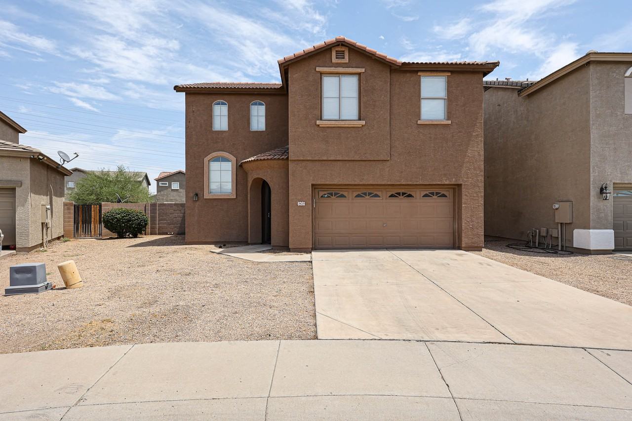 3825 S 60th Dr - Photo 3 of 38