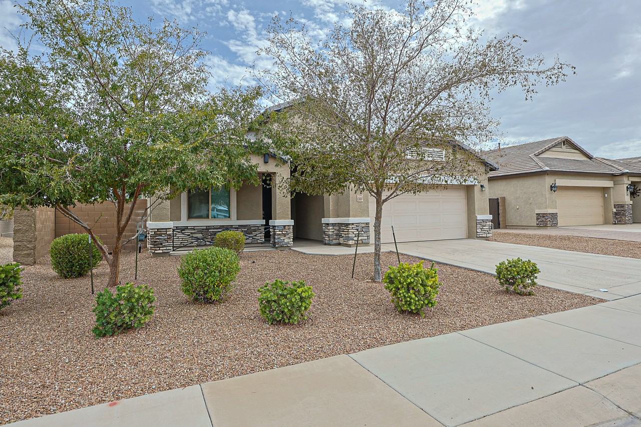 13607 W Briles Rd - Photo 3 of 32
