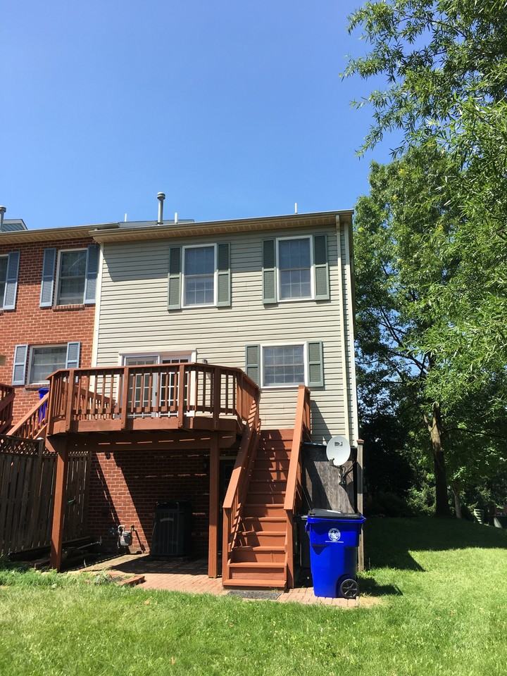 2410 Dunmore Ct - Photo 4 of 26