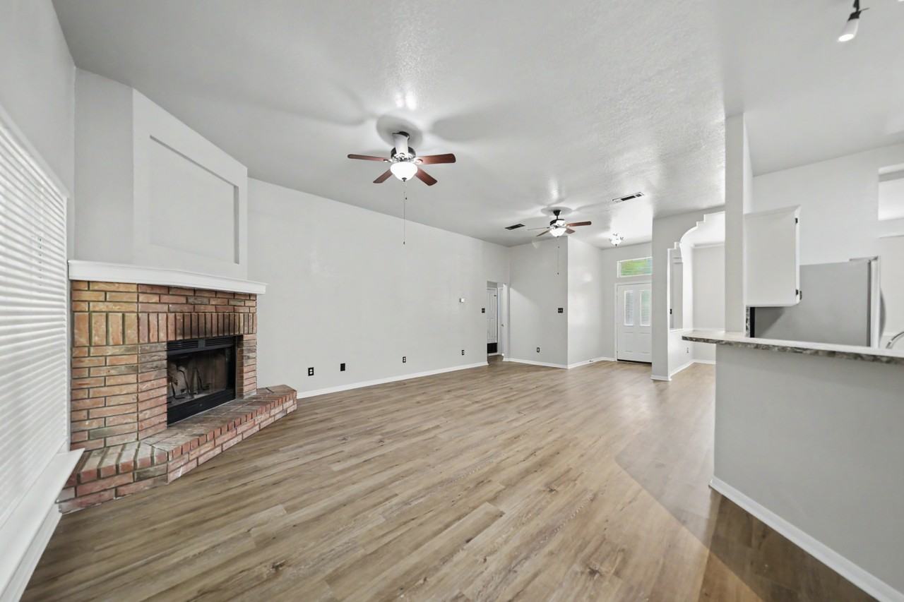 616 Man O War Dr - Photo 6 of 26