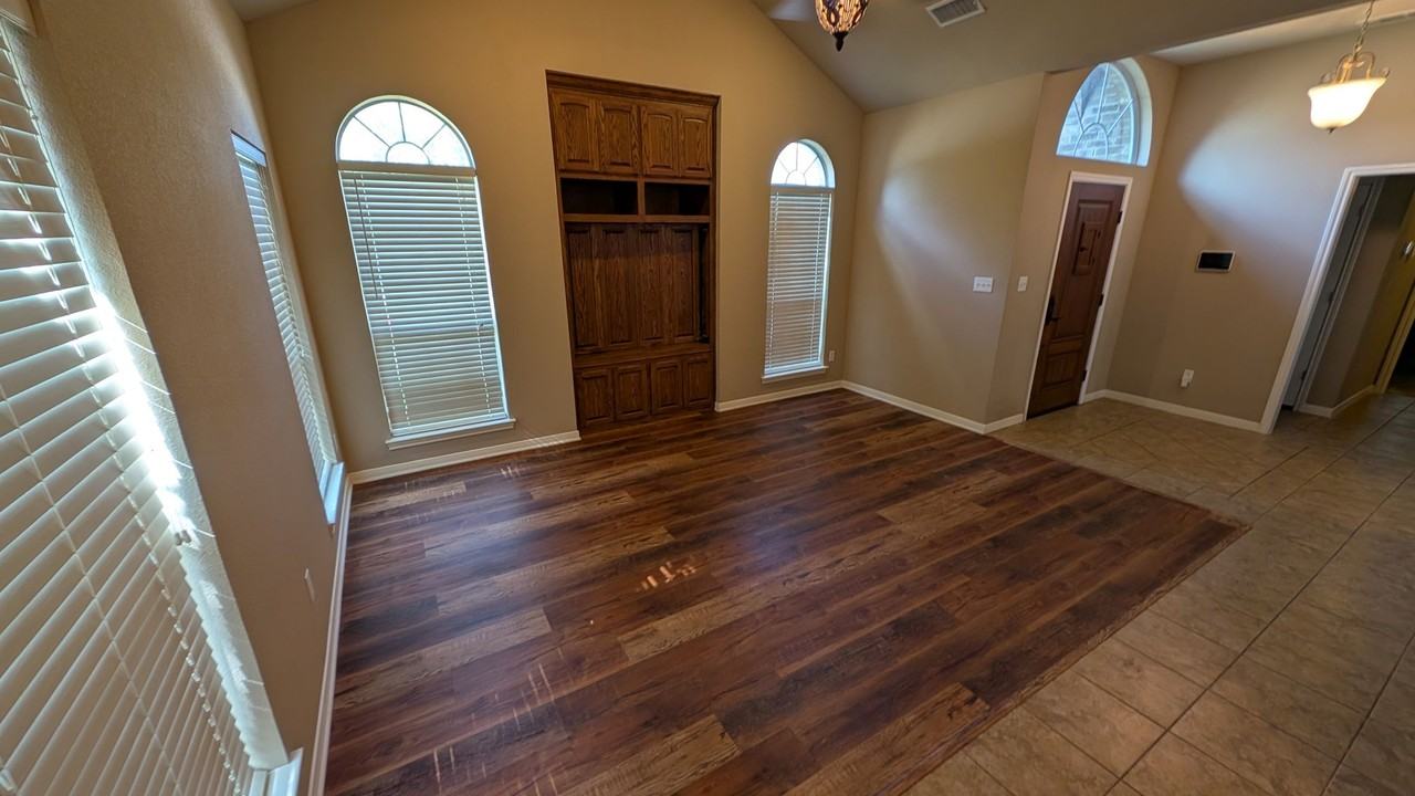 506 Marshall Dr - Photo 2 of 13