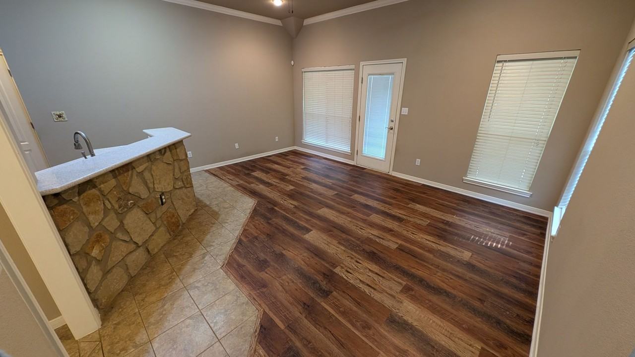 506 Marshall Dr - Photo 4 of 13