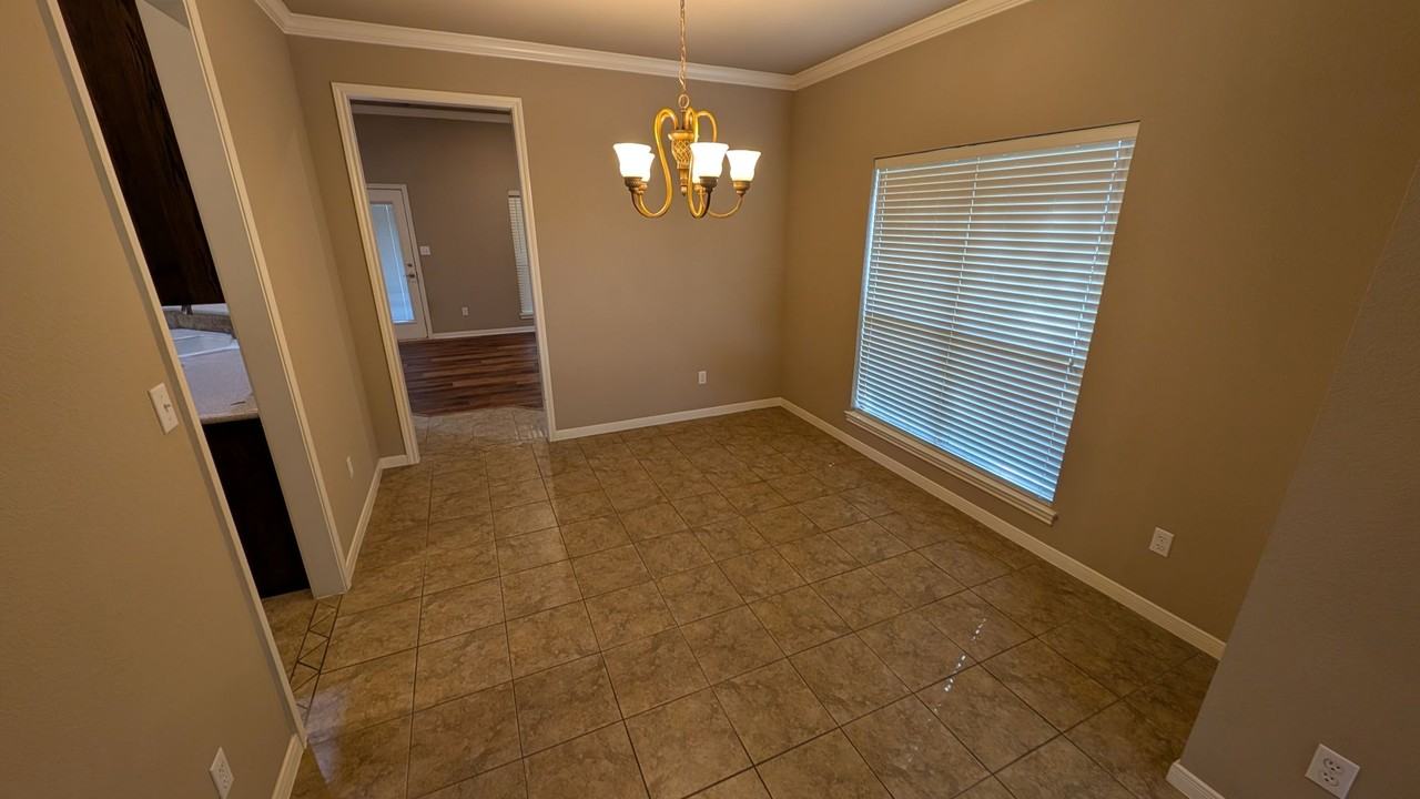 506 Marshall Dr - Photo 5 of 13