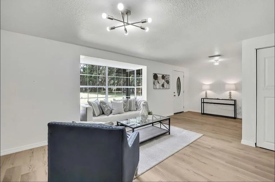 19003 Cedar Ln - Photo 4 of 10
