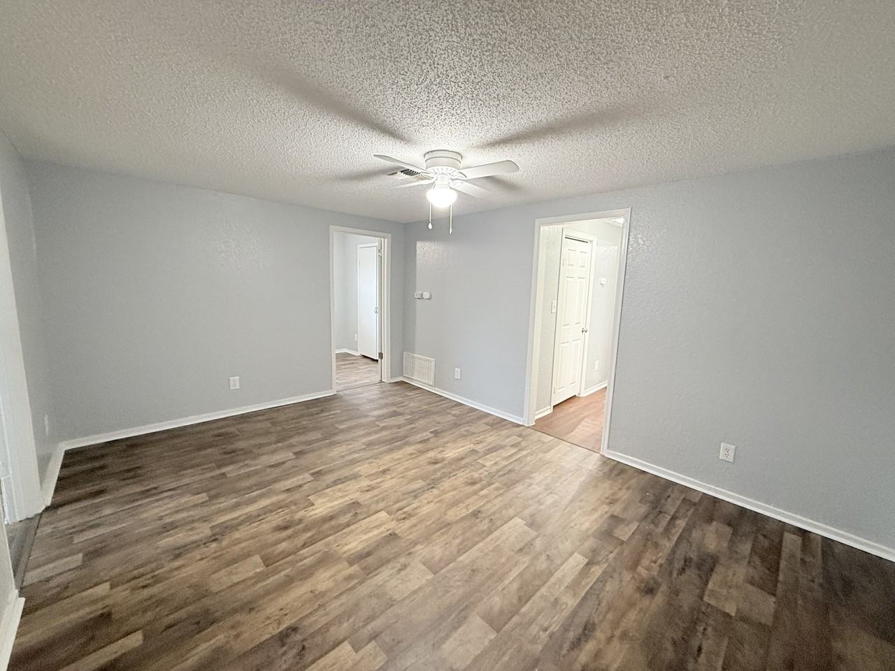 3212 S Ross Ave - Photo 2 of 13