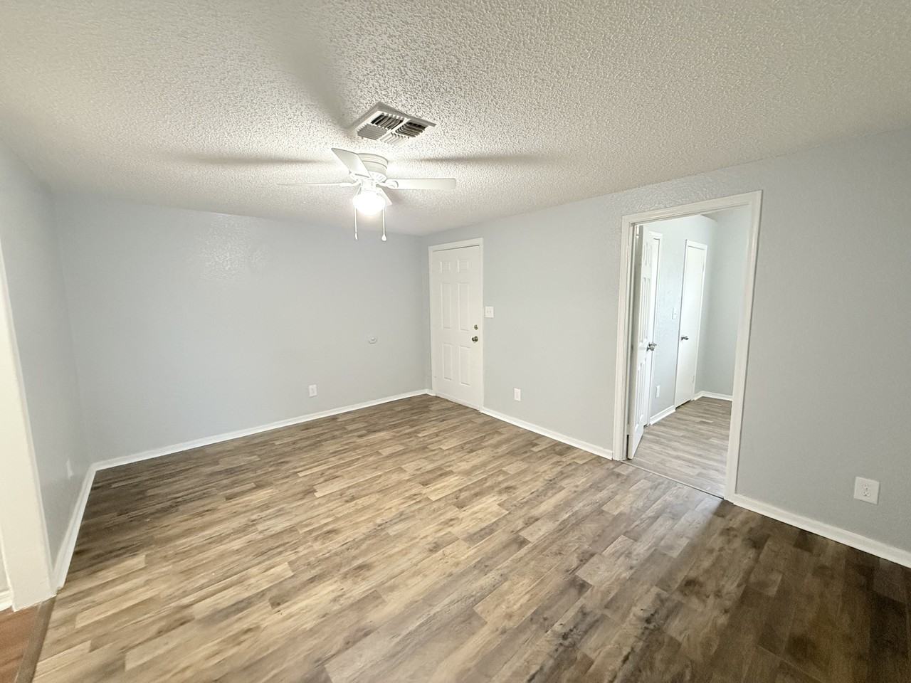 3212 S Ross Ave - Photo 3 of 13