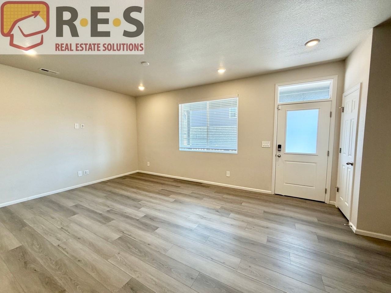 6569 N Malaya St - Photo 5 of 16