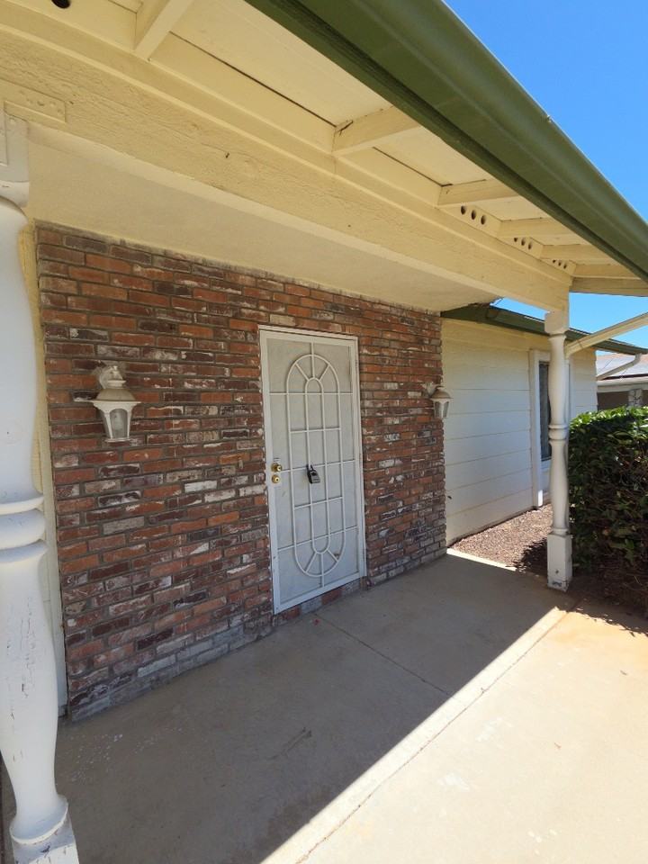 26340 Harrisburg Dr - Photo 2 of 32