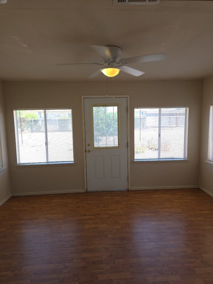 26340 Harrisburg Dr - Photo 5 of 32