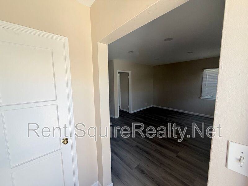 901 N San Gabriel Ave #2 - Photo 4 of 18