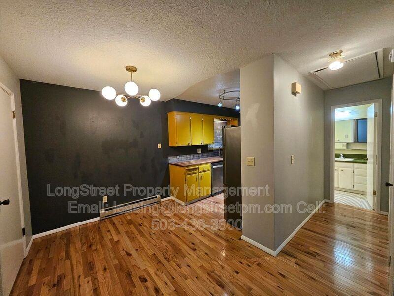 4606 Ne Broadway - Photo 6 of 21