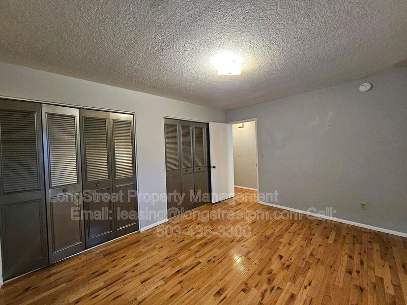 4606 Ne Broadway - Photo 7 of 21