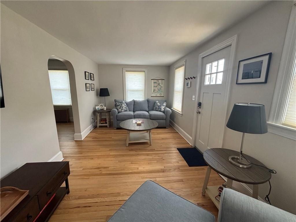 111 Cedar Ave - Photo 2 of 11