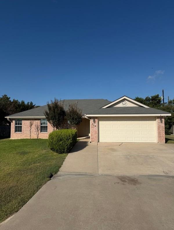 715 Lakeview Dr - Photo 3 of 30