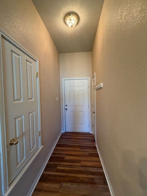 715 Lakeview Dr - Photo 6 of 30