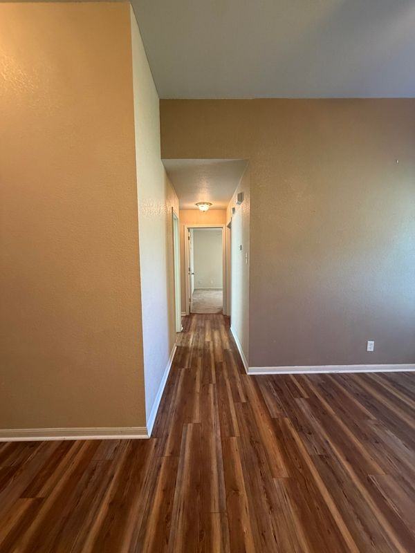 715 Lakeview Dr - Photo 7 of 30
