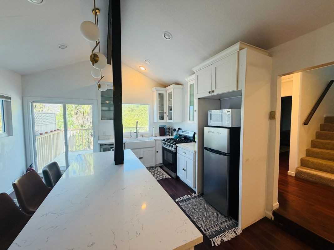 9251 Notre Dame Ave - Photo 2 of 9