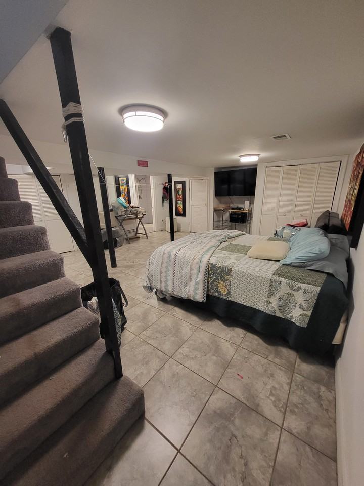 120 White Oak Ter #1 - Photo 3 of 5