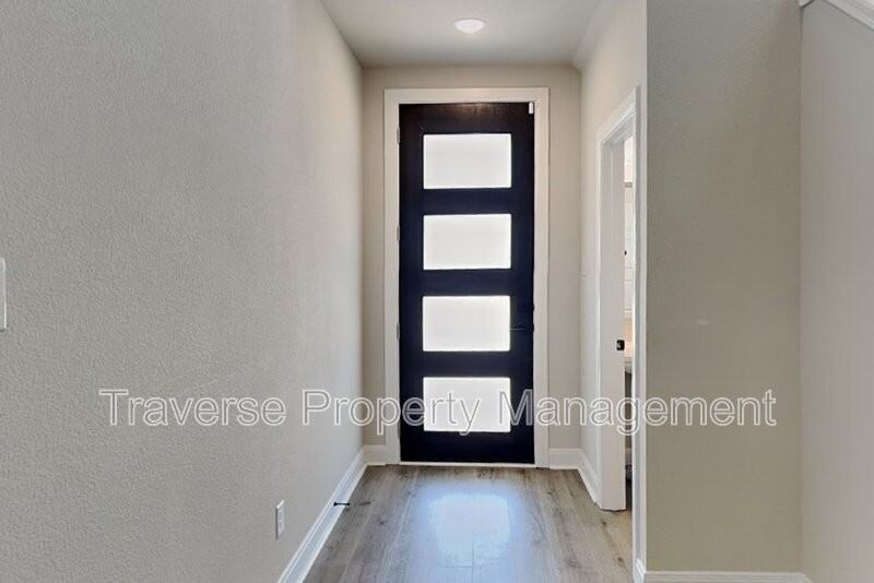 2013 Tolleson Dr - Photo 2 of 25