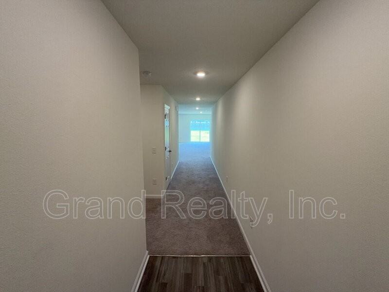 4316 Jitterbug St - Photo 2 of 21