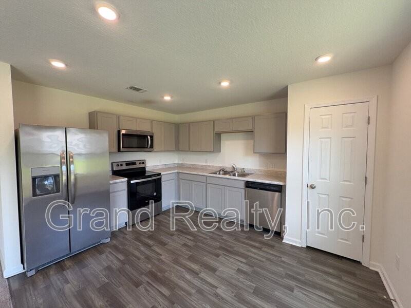 4316 Jitterbug St - Photo 5 of 21