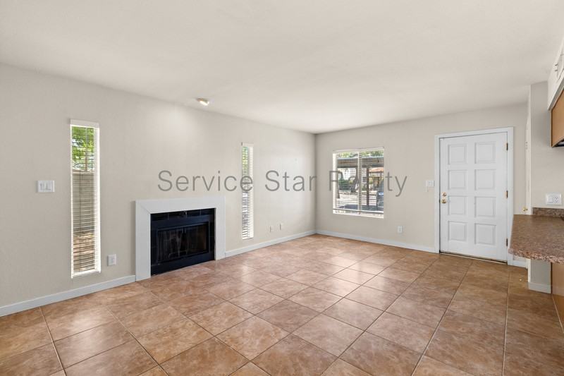 2535 N 15th St #14 - Photo 5 of 23