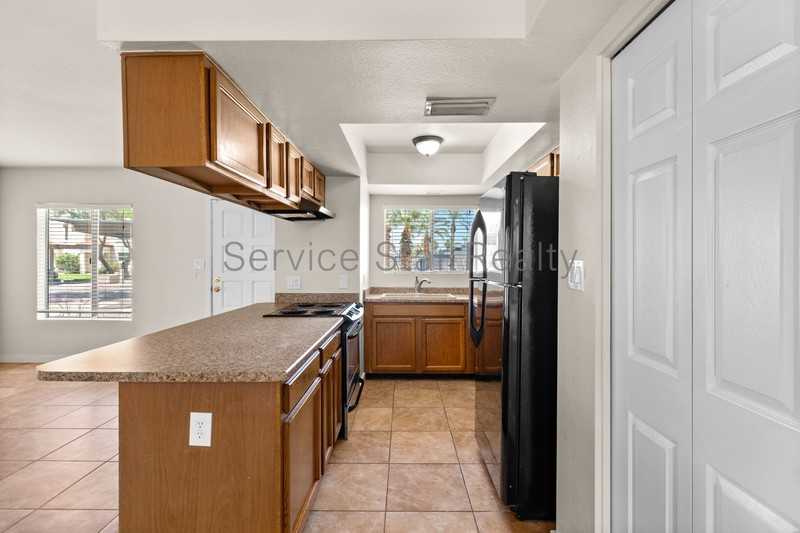 2535 N 15th St #14 - Photo 6 of 23