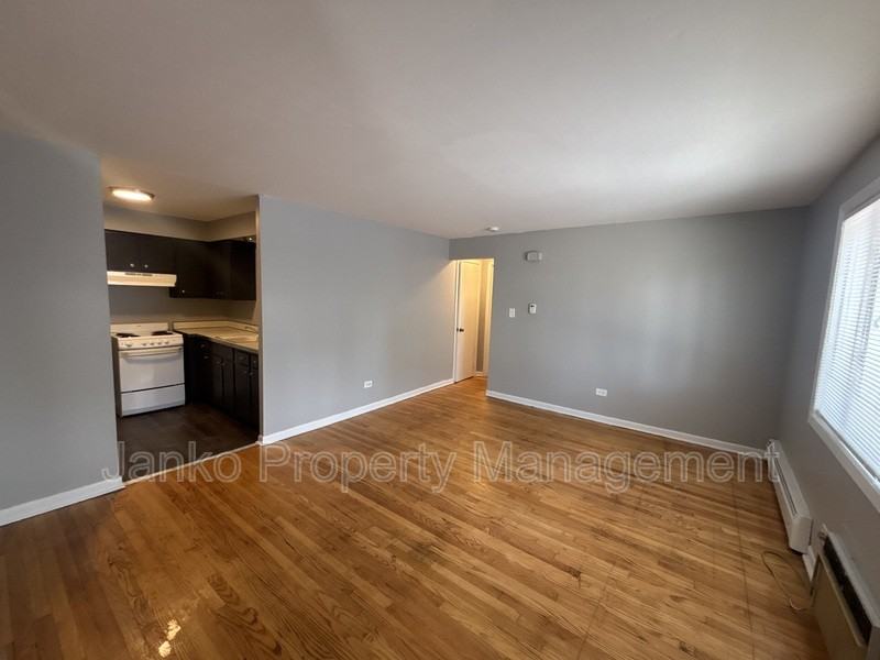 10720 S Ridgeland Ave #4 - Photo 2 of 6
