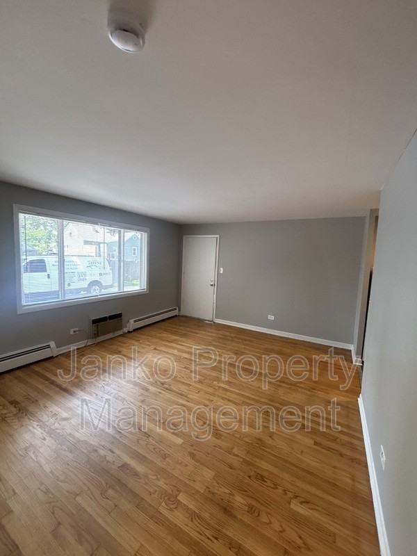 10720 S Ridgeland Ave #4 - Photo 4 of 6