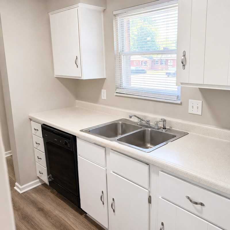 1420 E Jefferson St #2 - Photo 6 of 16