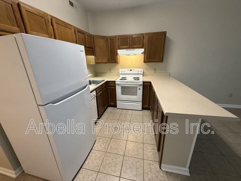 420 W Jackson Blvd #42 - Photo 6 of 12