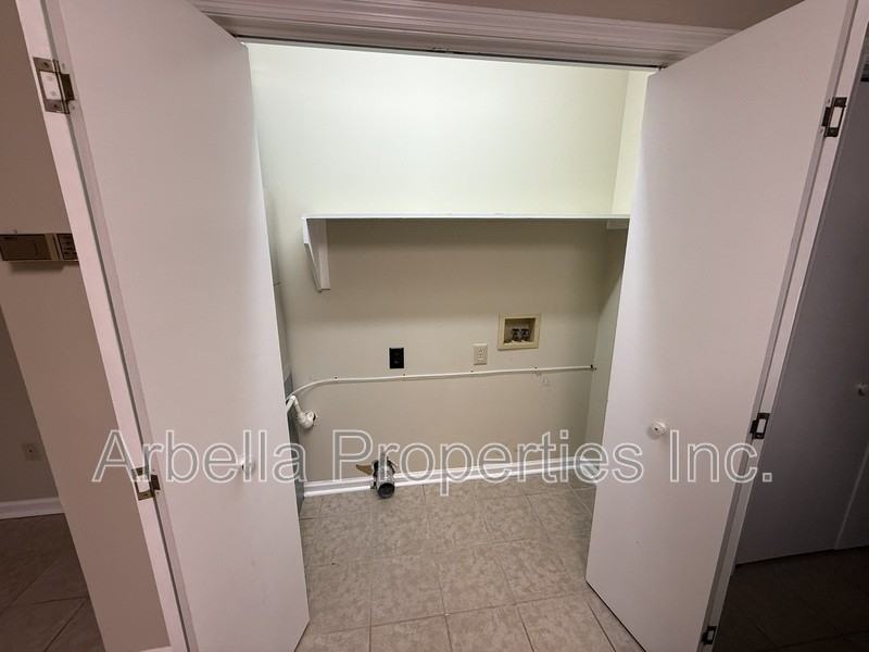 420 W Jackson Blvd #42 - Photo 7 of 12