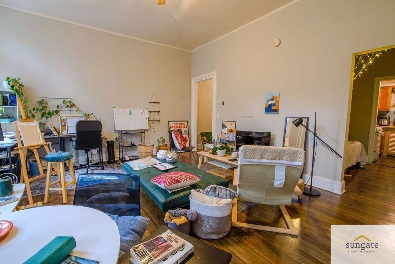 907 Saint Paul St #2F - Photo 2 of 9