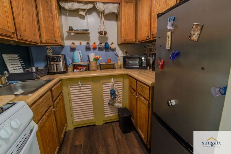 907 Saint Paul St #2F - Photo 5 of 9