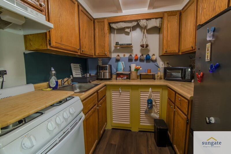 907 Saint Paul St #2F - Photo 6 of 9