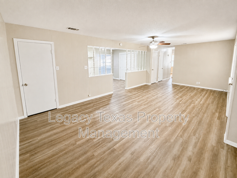 1902 Joslin St - Photo 3 of 13