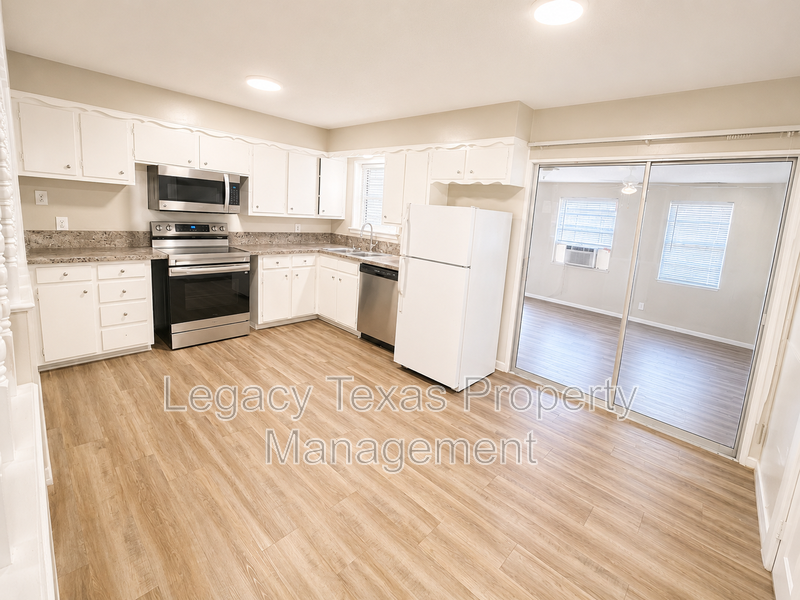 1902 Joslin St - Photo 5 of 13