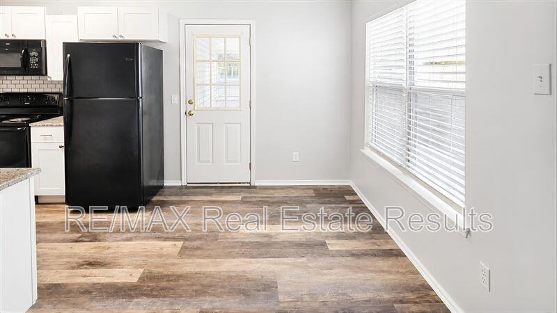 1301 Spring St - Photo 6 of 15