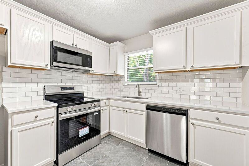 2764 N Barcelona Ave - Photo 4 of 14