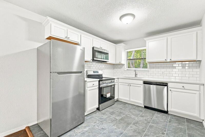 2764 N Barcelona Ave - Photo 3 of 14