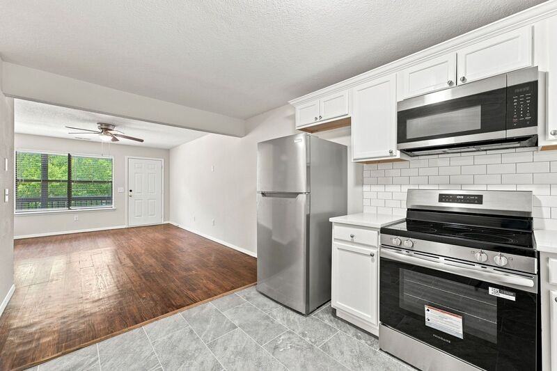 2764 N Barcelona Ave - Photo 2 of 14