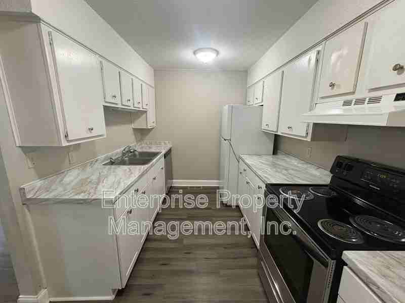 8176 Harley St - Photo 4 of 23